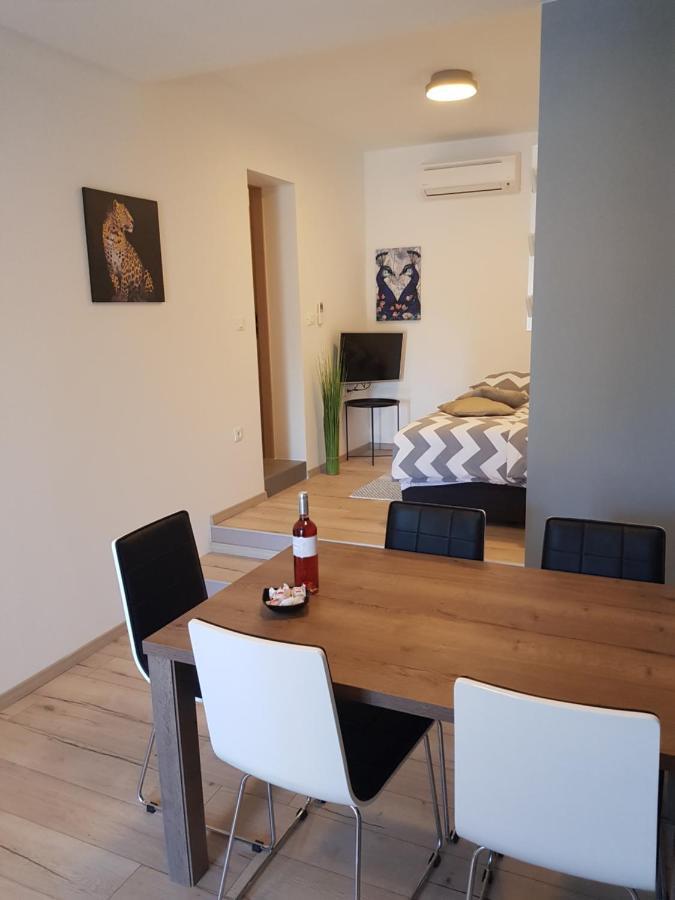 Guest House Flora Pazin Exterior photo